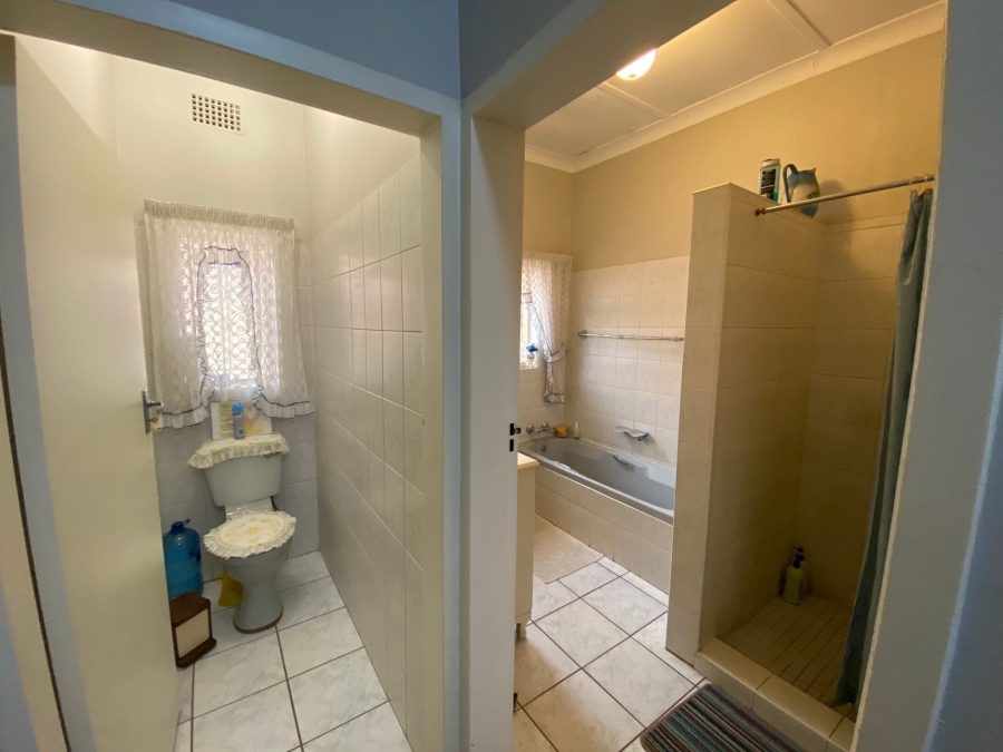 5 Bedroom Property for Sale in Die Bult North West